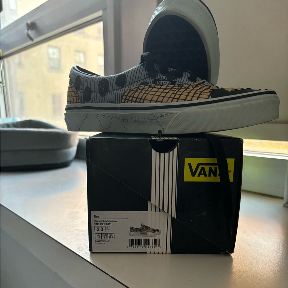 🎉 **For Sale: Nightmare Before Christmas Vans - Sally Patchwork Style!** 🎉